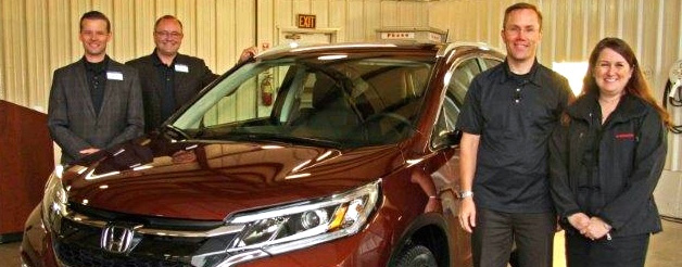On September 30, the day before the ambitiously refreshed King of the Compact SUVs hit dealer showrooms, Honda brought a 2015 CR-V to Automotion HQ to introduce it to NEMPA. Neither the weather nor the traffic, both of which had turned nasty on Boston’s ring roads, discouraged members, who came to see the new Honda and also Automotion boss John Lawlor, who now has a leg to stand on, thanks to recent knee replacement.